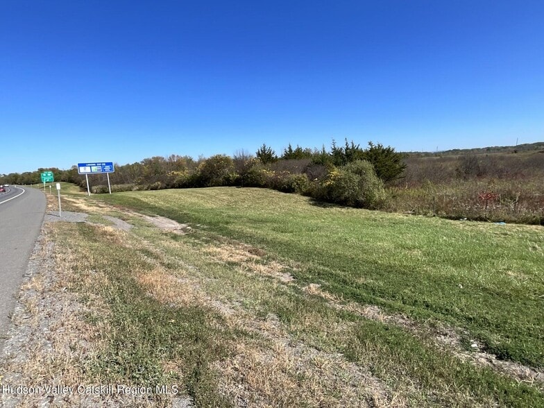 12600 State Route 9W, West Coxsackie, NY à vendre - Photo principale - Image 1 de 7