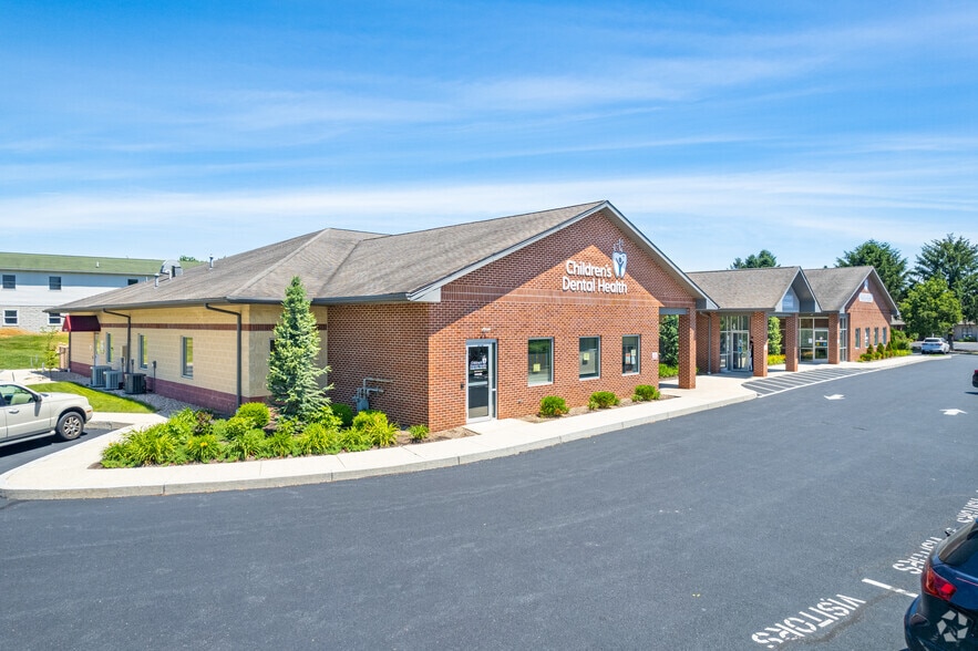 4 Flowers Dr, Mechanicsburg, PA for lease - Building Photo - Image 3 of 4