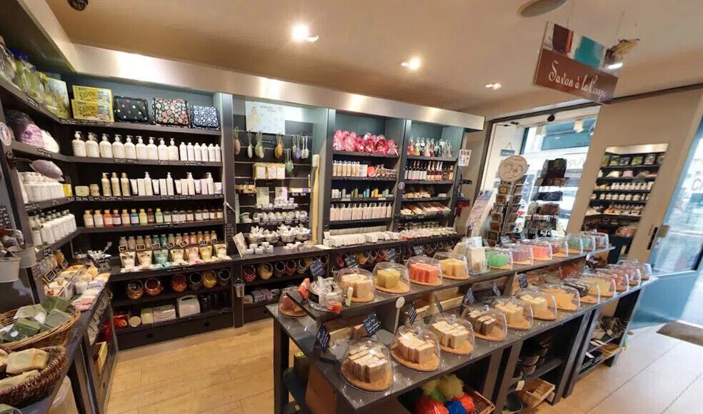 Retail in Paris for sale - Interior Photo - Image 2 of 2