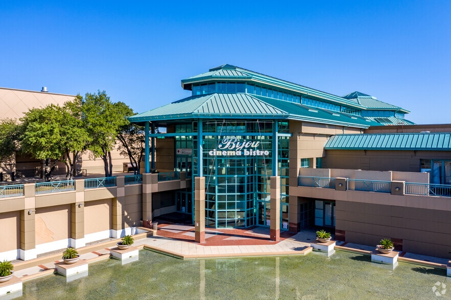 4522 Fredericksburg Rd, San Antonio, TX for lease - Building Photo - Image 2 of 7