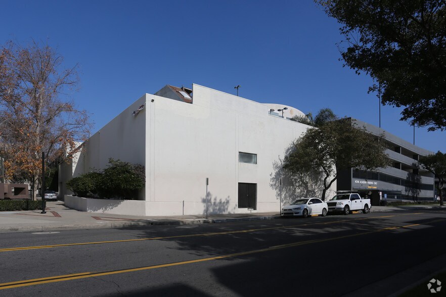 519 W 3rd St, Santa Ana, CA à vendre - Photo du bâtiment - Image 2 de 4