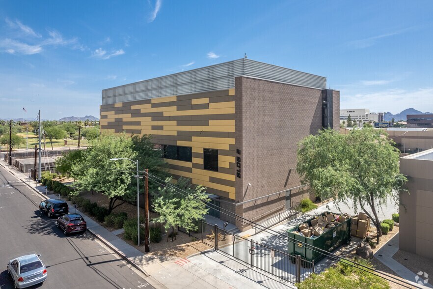 4010 N 3rd St, Phoenix, AZ à louer - Photo du bâtiment - Image 2 de 6