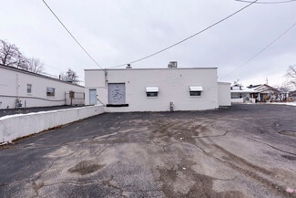 Plus de détails pour 1311 Bernheim Ln, Louisville, KY - Industriel à vendre