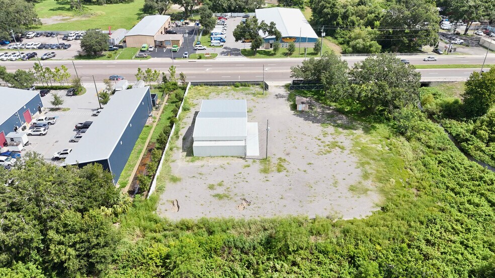 7305 Causeway Blvd, Tampa, FL à louer - Photo du bâtiment - Image 3 de 6