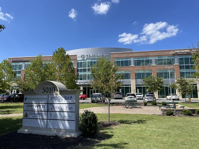 5010 Regency Pl, White Plains, MD à louer - Photo principale - Image 1 de 7