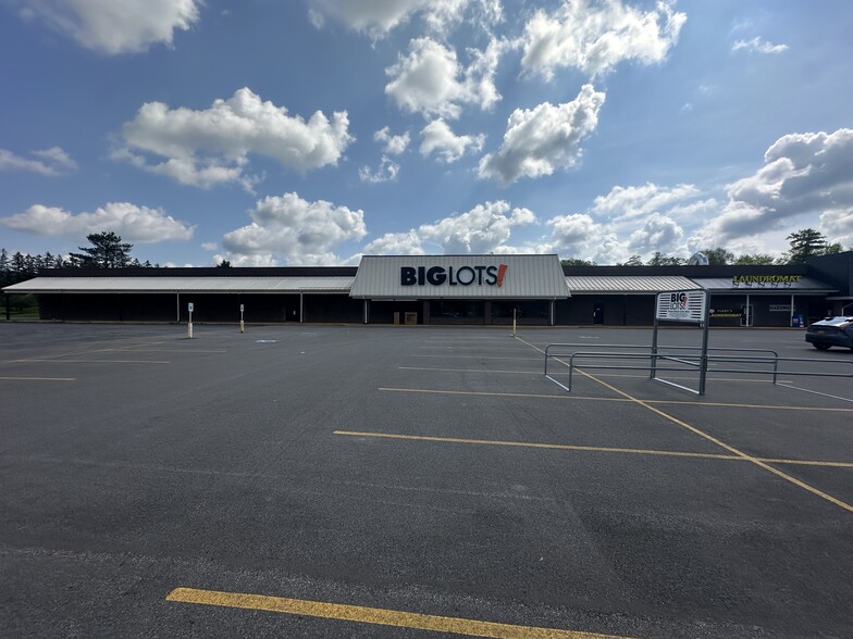 102 Utica St, Hamilton, NY for sale - Building Photo - Image 1 of 8