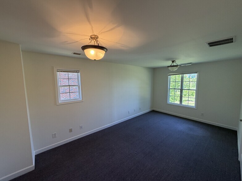 2318 Katie Leigh Ln, Monroe, NC à vendre - Photo du bâtiment - Image 2 de 7