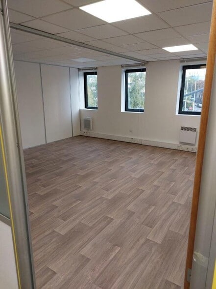 Bureau dans Nanterre à louer - Photo intérieure - Image 3 de 30