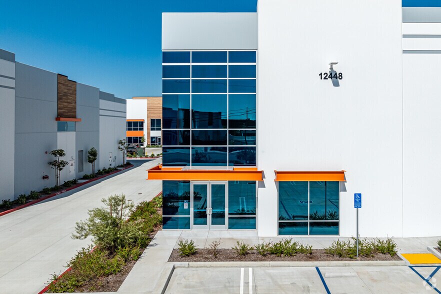 County Rd & East End Ave, Chino, CA à louer - Photo du bâtiment - Image 2 de 7