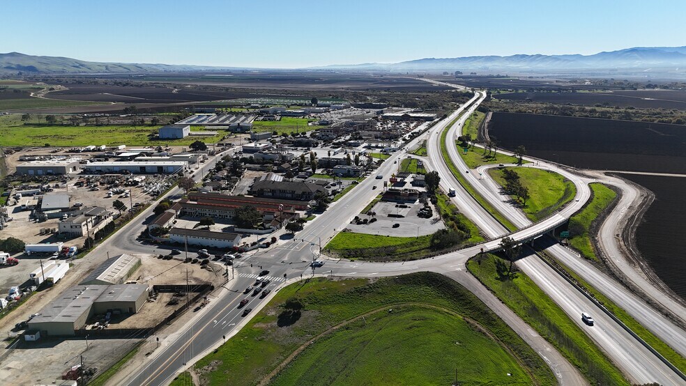 1013 Front St, Soledad, CA à vendre - Photo du bâtiment - Image 3 de 69