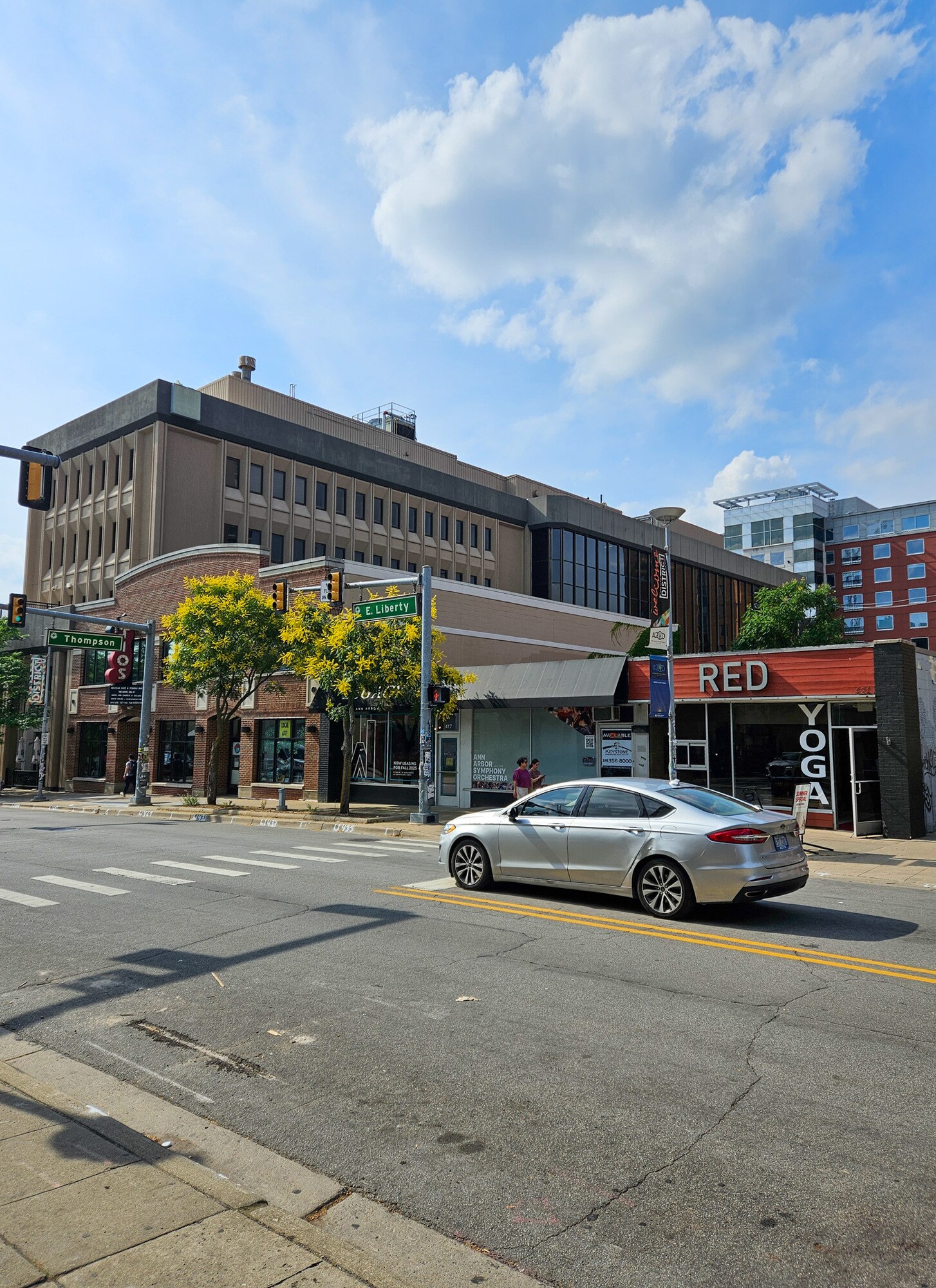 417-421 E Liberty St, Ann Arbor, MI à louer Photo du bâtiment- Image 1 de 3