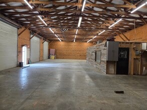 722 Plum Grove Rd, Cleveland, TX for lease Interior Photo- Image 2 of 4