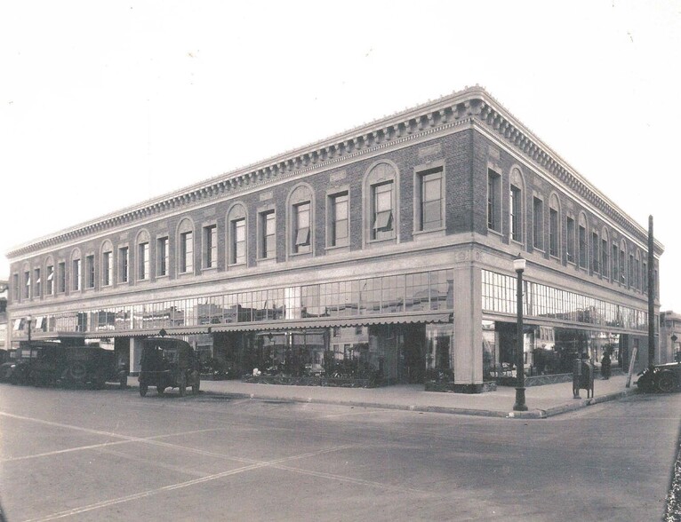 300 Main St, Salinas, CA à vendre - Photo du bâtiment - Image 1 de 1