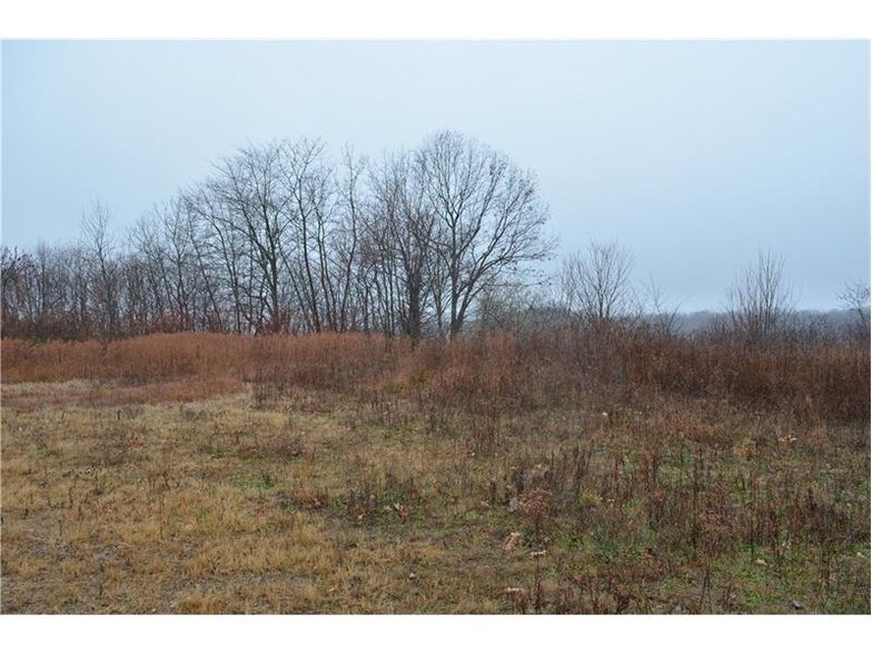 Pennant Dr, Pittsburgh, PA à vendre - Photo du bâtiment - Image 2 de 9