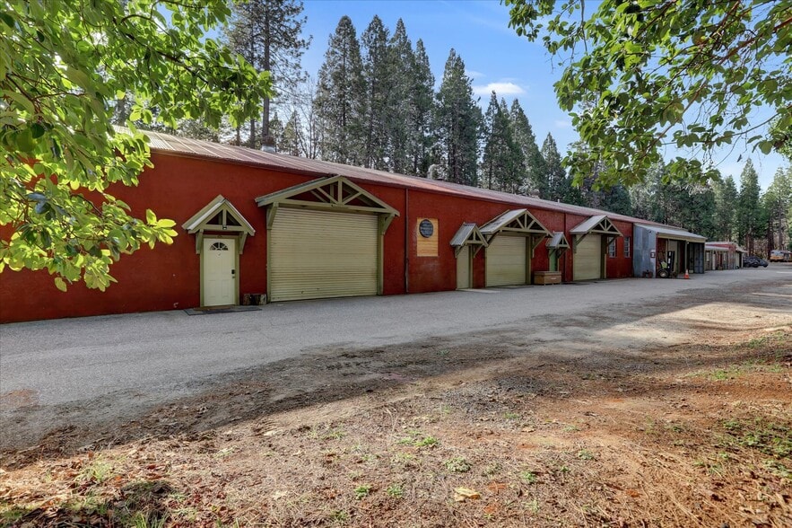14724 N Bloomfield Rd, Nevada City, CA à vendre - Photo du bâtiment - Image 3 de 103
