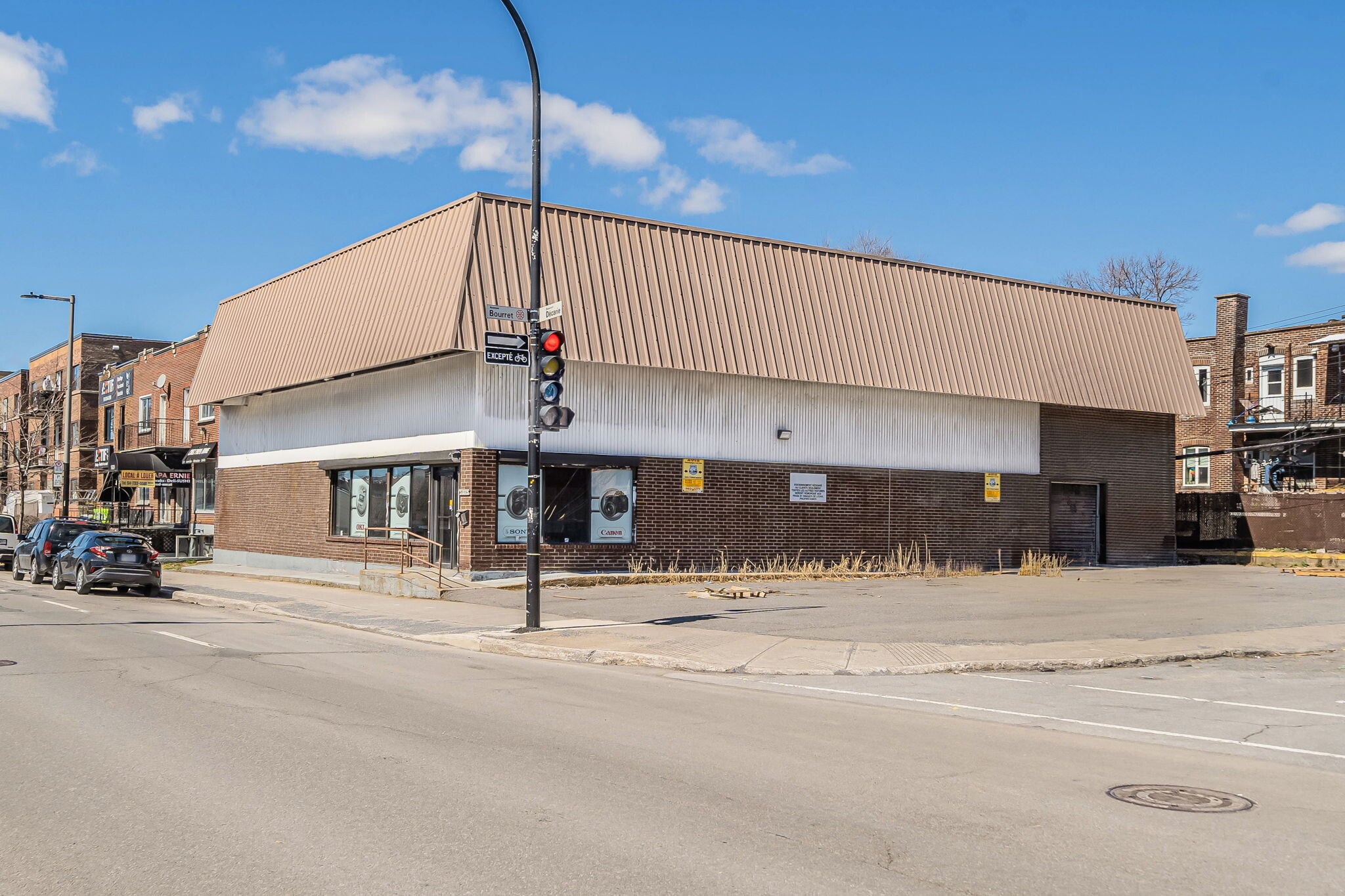 5805 Boul Décarie, Montréal, QC for lease Primary Photo- Image 1 of 27