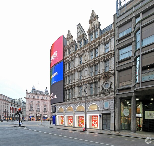 1-17 Shaftesbury Ave, Londres à vendre - Photo du bâtiment - Image 3 de 3