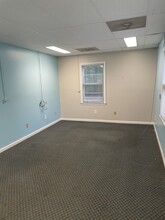 2225 Ashley Crossing Dr, Charleston, SC for lease Interior Photo- Image 1 of 12