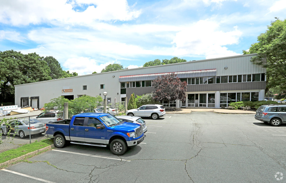 1215 E Market St, Charlottesville, VA for lease - Primary Photo - Image 1 of 5