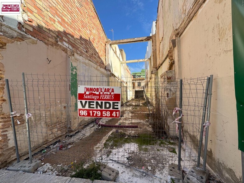 Land in València, Valencia for sale - Primary Photo - Image 1 of 3
