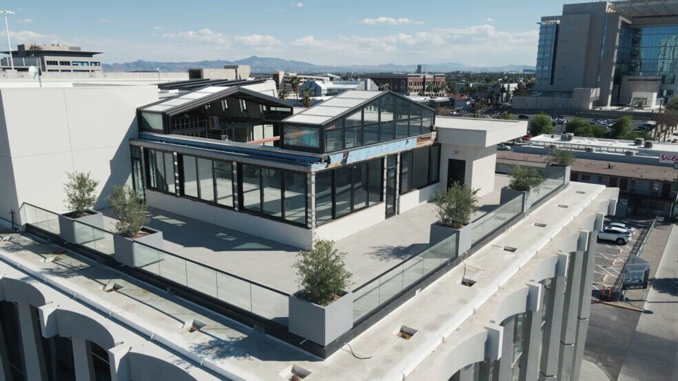 201 S Las Vegas Blvd, Las Vegas, NV à louer - Vidéo sur l’inscription commerciale - Image 2 de 18