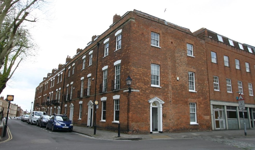 1A King Sq, Bridgwater for lease - Primary Photo - Image 1 of 5