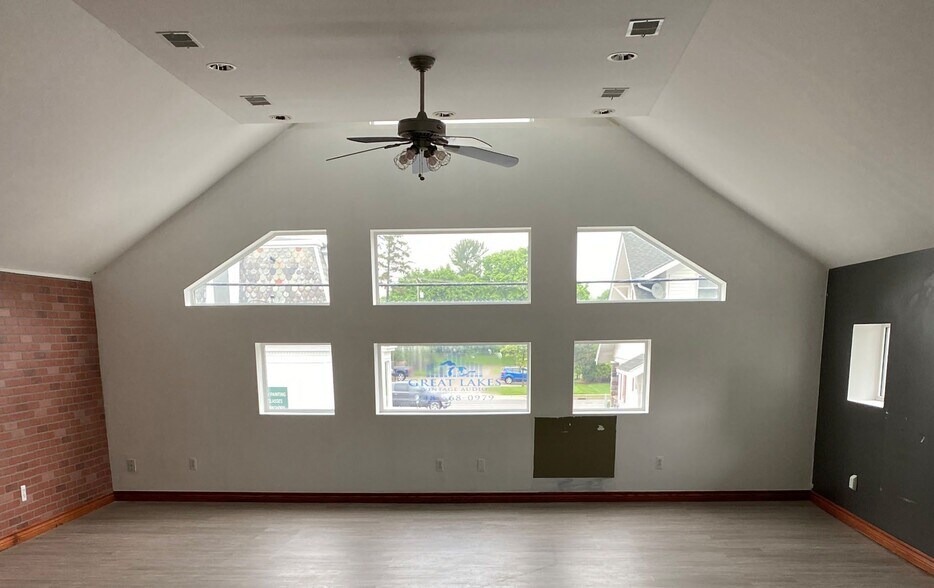 113 S Washington St, Oxford, MI à louer - Photo intérieure - Image 2 de 3