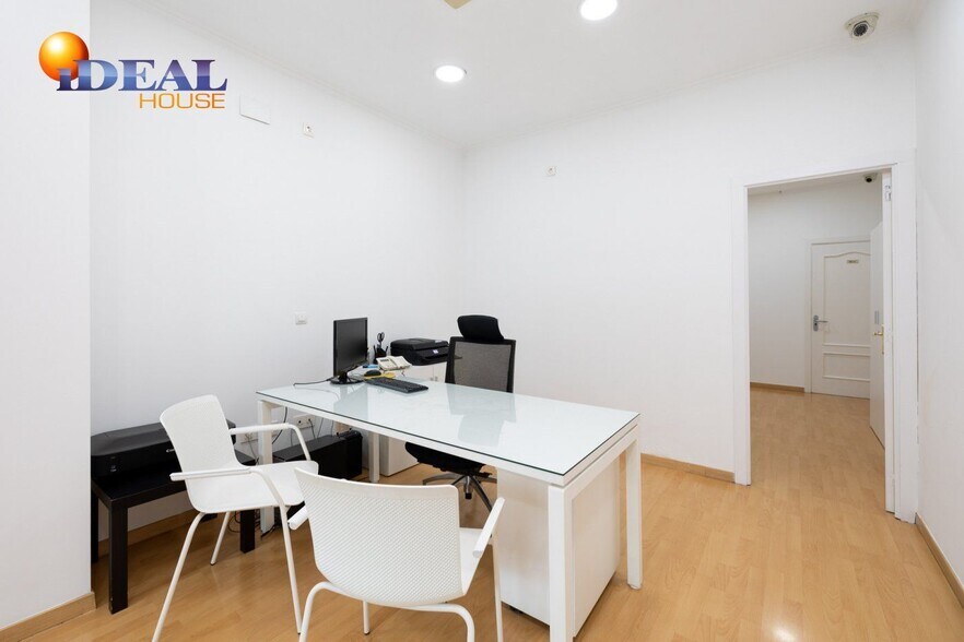 Retail in Granada for sale - Interior Photo - Image 3 of 15