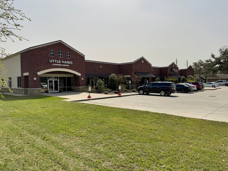1602 Avenue D, Katy, TX à vendre - Photo du bâtiment - Image 2 de 4