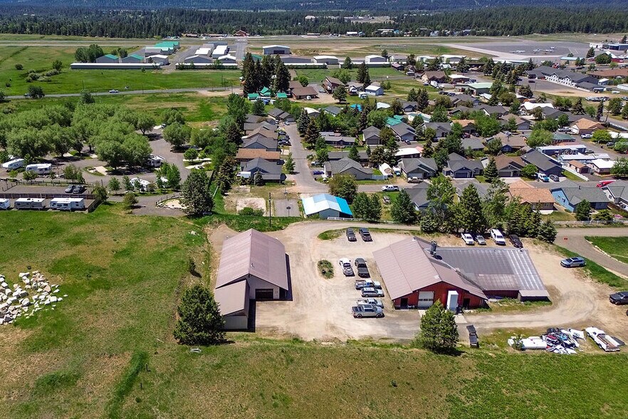 105 E Jacob St, Mccall, ID à vendre - Photo du bâtiment - Image 2 de 52