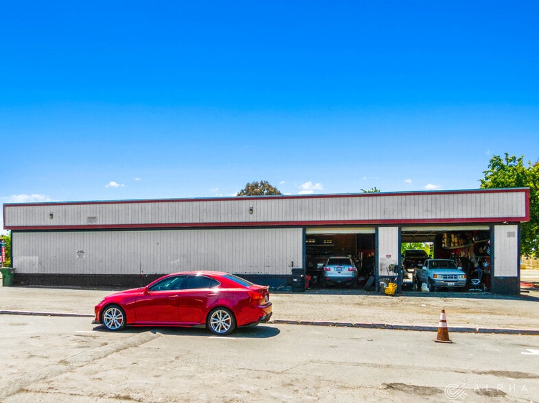 42240 Fremont Blvd, Fremont, CA for lease - Building Photo - Image 3 of 7