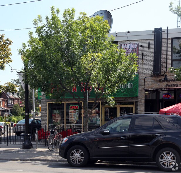 703 College St, Toronto, ON à vendre - Photo du bâtiment - Image 1 de 1