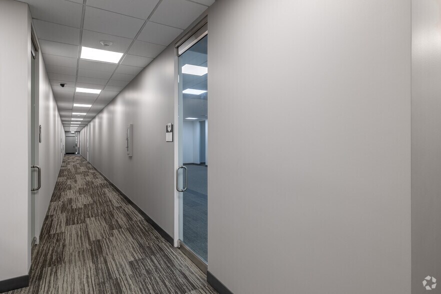 4318 Woodcock Dr, San Antonio, TX à vendre - Photo intérieure - Image 2 de 11