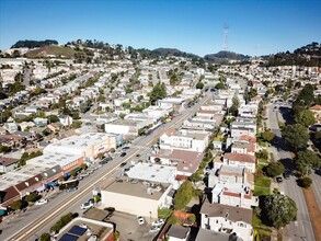 231-239 W Portal Ave, San Francisco, CA - Aérien  Vue de la carte