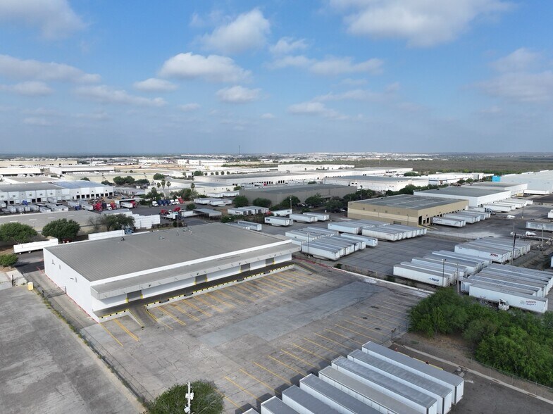 13609 Archer Dr, Laredo, TX à louer - Photo du bâtiment - Image 2 de 10
