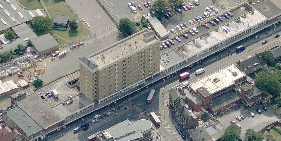 59 High St, Hounslow for lease - Building Photo - Image 2 of 4