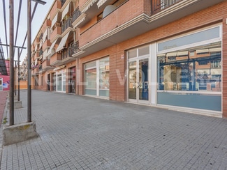 Plus de détails pour Multi-résidentiel à vendre