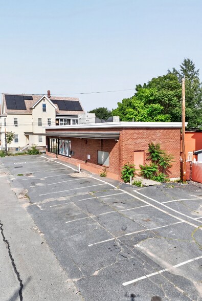 100 Harvard St, Fitchburg, MA à vendre - Photo du bâtiment - Image 2 de 16