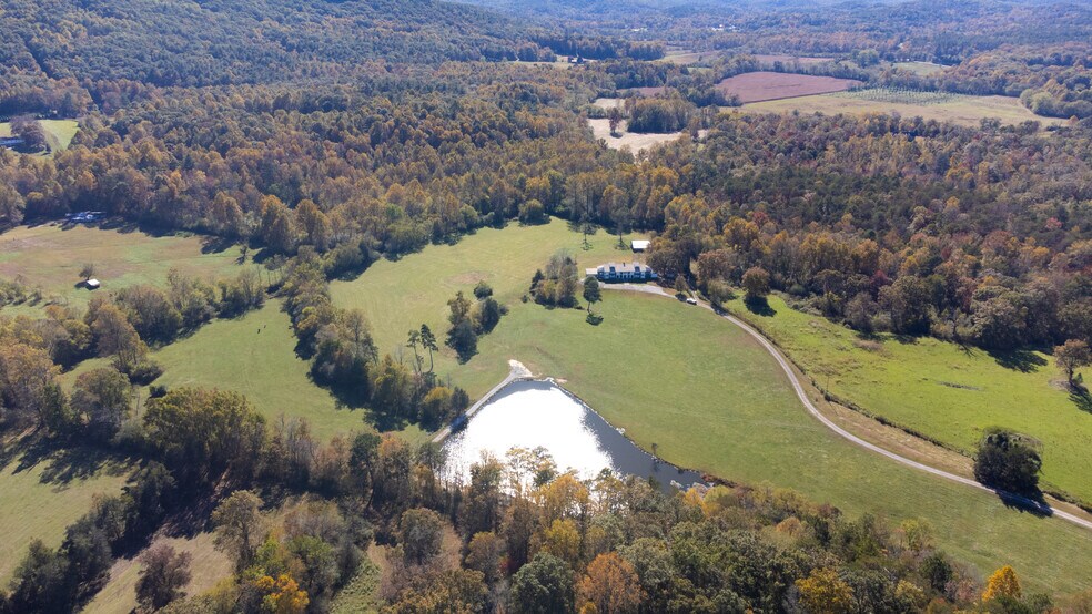 3274 Highway 255 N, Sautee Nacoochee, GA à vendre - Photo du bâtiment - Image 2 de 75