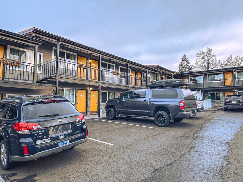 1450 Ashland St, Ashland, OR for sale - Building Photo - Image 1 of 19