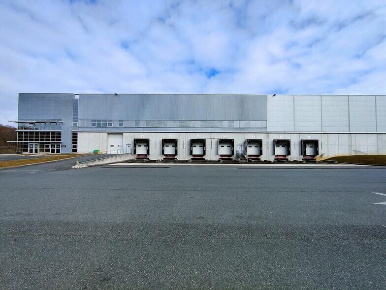 Industriel dans Combs-la-Ville à louer - Photo du bâtiment - Image 3 de 16