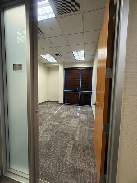 12725 W Indian School Rd, Litchfield Park, AZ for lease - Building Photo - Image 2 of 3