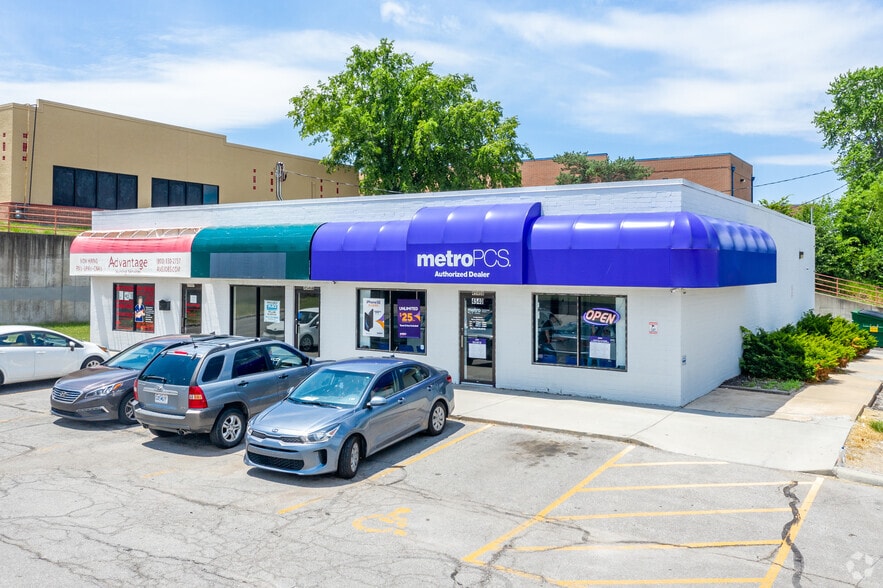 4540 S Noland Rd, Independence, MO à louer - Photo du bâtiment - Image 2 de 3