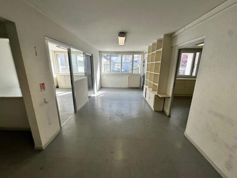 Office in Montrouge for lease - Interior Photo - Image 3 of 6