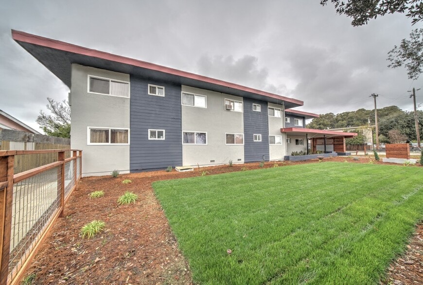 399 Schafer Rd, Hayward, CA for sale - Building Photo - Image 3 of 12