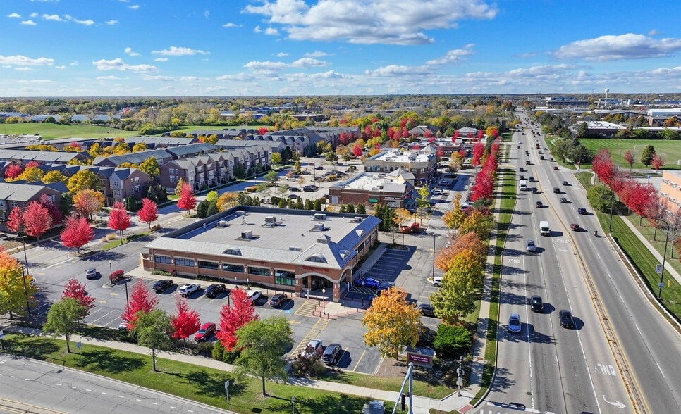 261 W Townline Rd, Vernon Hills, IL for sale - Building Photo - Image 2 of 4