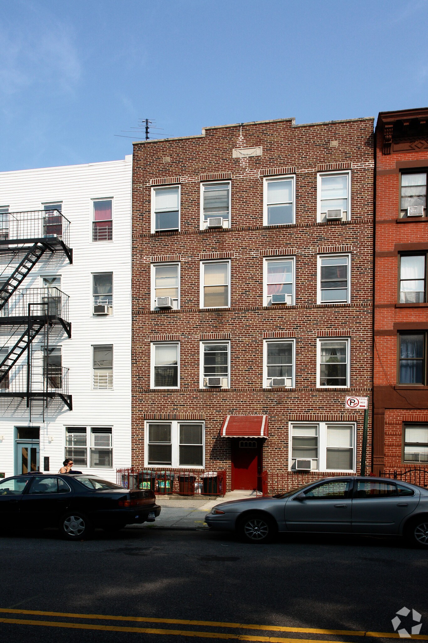 664 6th Ave, Brooklyn, NY for lease Primary Photo- Image 1 of 4