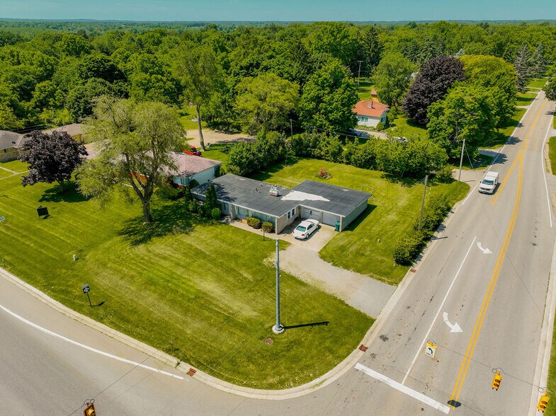 1208 S Lapeer Rd, Lapeer, MI à vendre - Aérien - Image 3 de 10