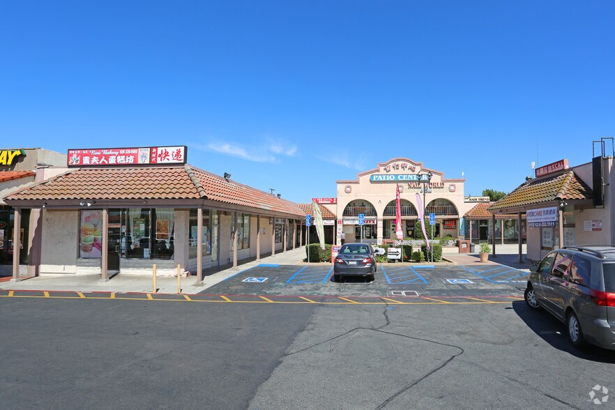 2010-2122 S Hacienda Blvd, Hacienda Heights, CA à louer - Photo du bâtiment - Image 1 de 5