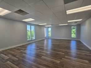 447 3rd Ave N, Saint Petersburg, FL à louer Photo intérieure- Image 1 de 4